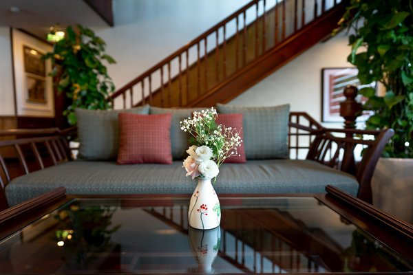 How can UK organizations incorporate diversity and inclusion into their business strategy?